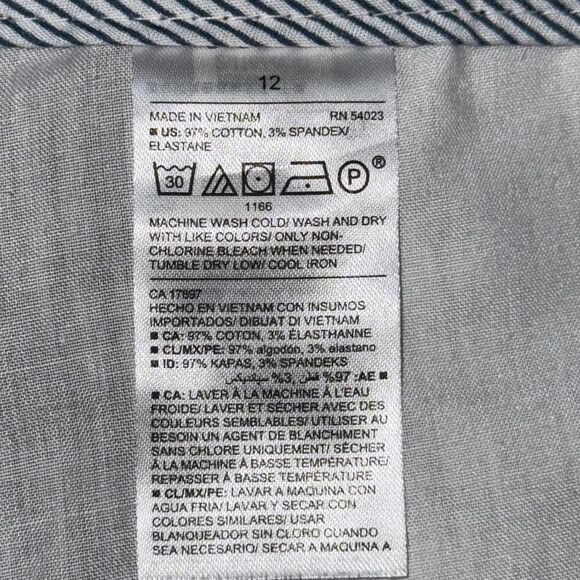 Old Navy Black High Waist Everyday Shorts (Cotton Chino Shorts) - Picture 8 of 8